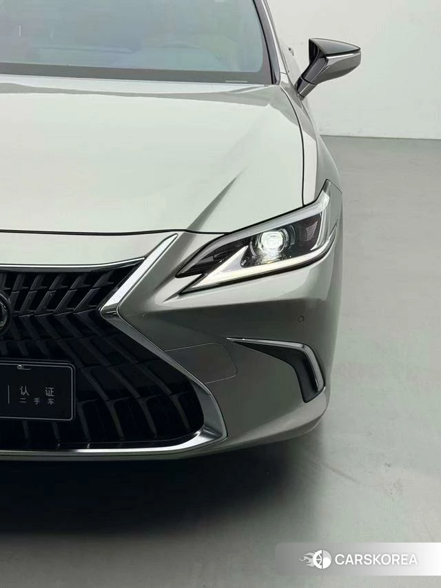 Lexus ES id 4335655 из Китая 20