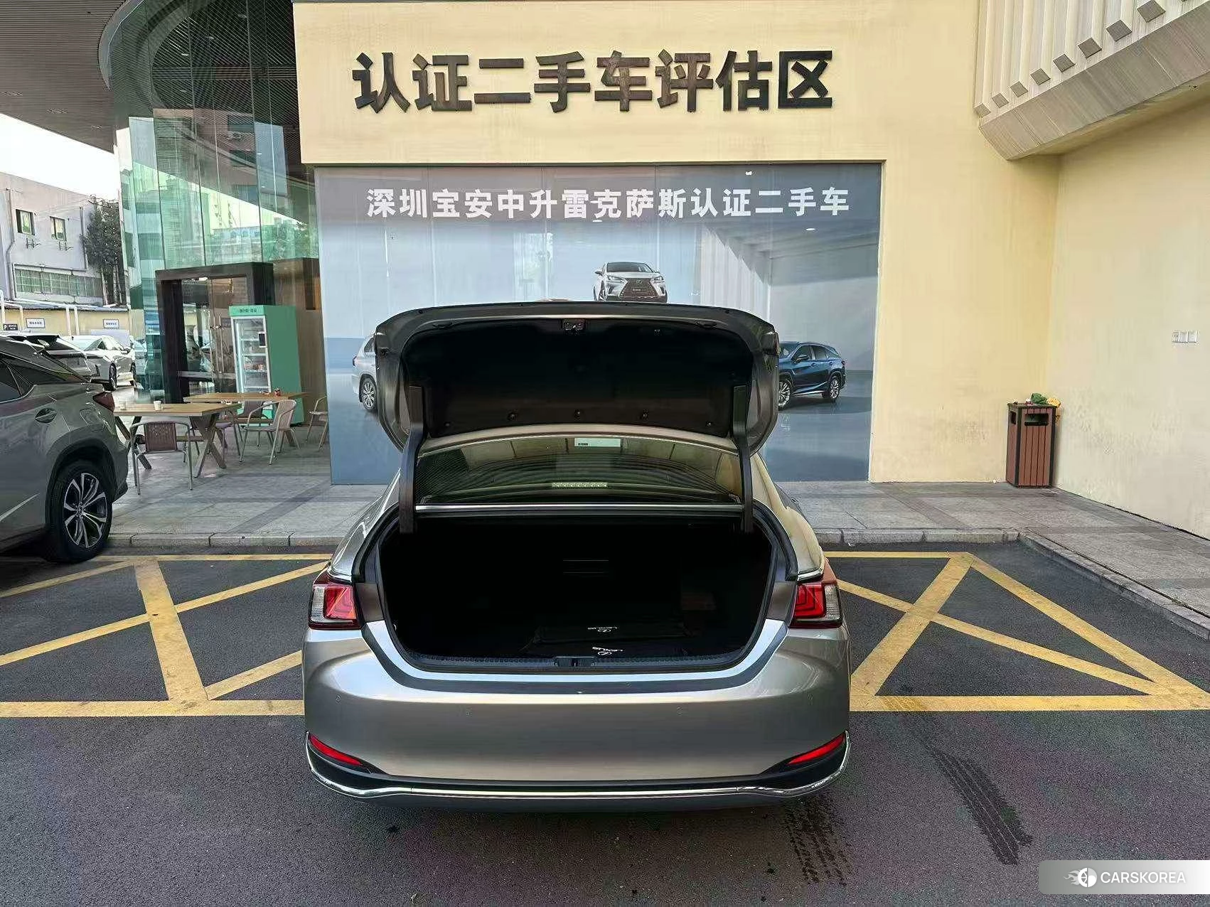 Lexus ES id 4510833 из Китая 15
