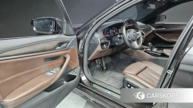 BMW 5 Series (G30) id 3873131 из Кореи 20