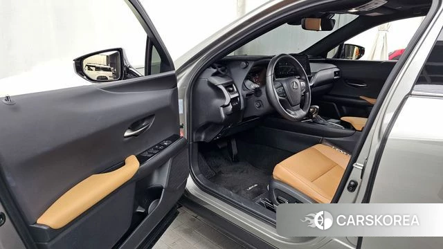Lexus UX250h id 4636097 из Кореи 32