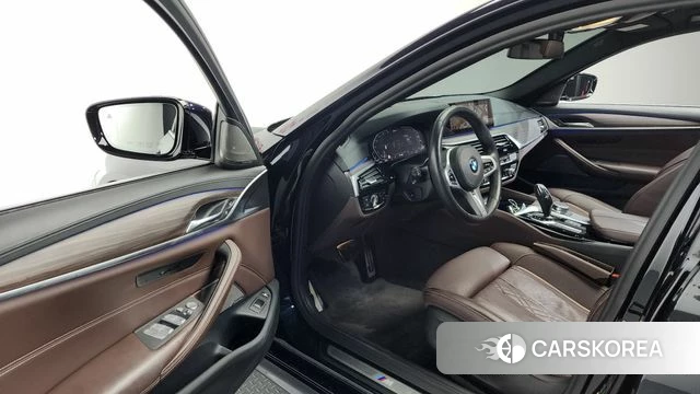 BMW 5 Series (G30) id 4224924 из Кореи 37