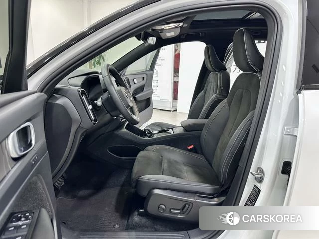 Volvo XC40 EV id 3983141 из Китая 18