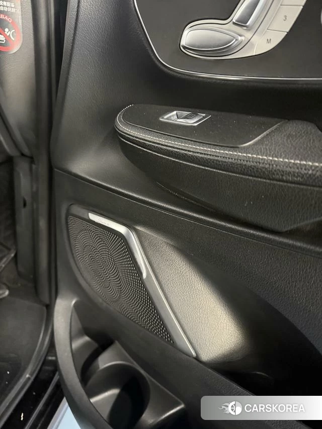 Mercedes-Benz V-class id 4219584 из Китая 12