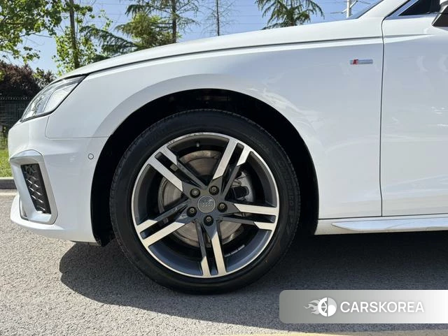 Audi A4L id 4275470 из Китая 13