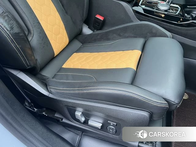 BMW X4 M id 4219946 из Китая 16