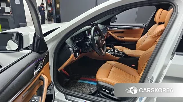 BMW 5 Series (G30) id 3452668 из Кореи 20