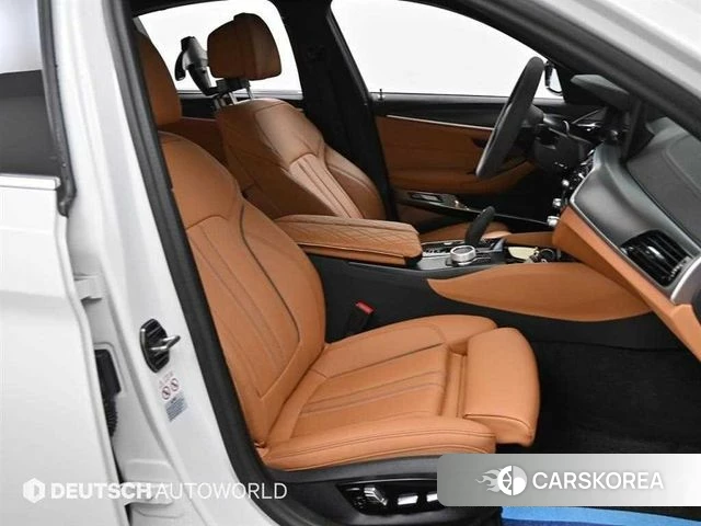 BMW 5 Series (G30) id 3786891 из Кореи 19