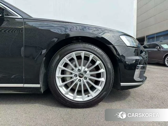 Audi A8 id 4392380 из Китая 18