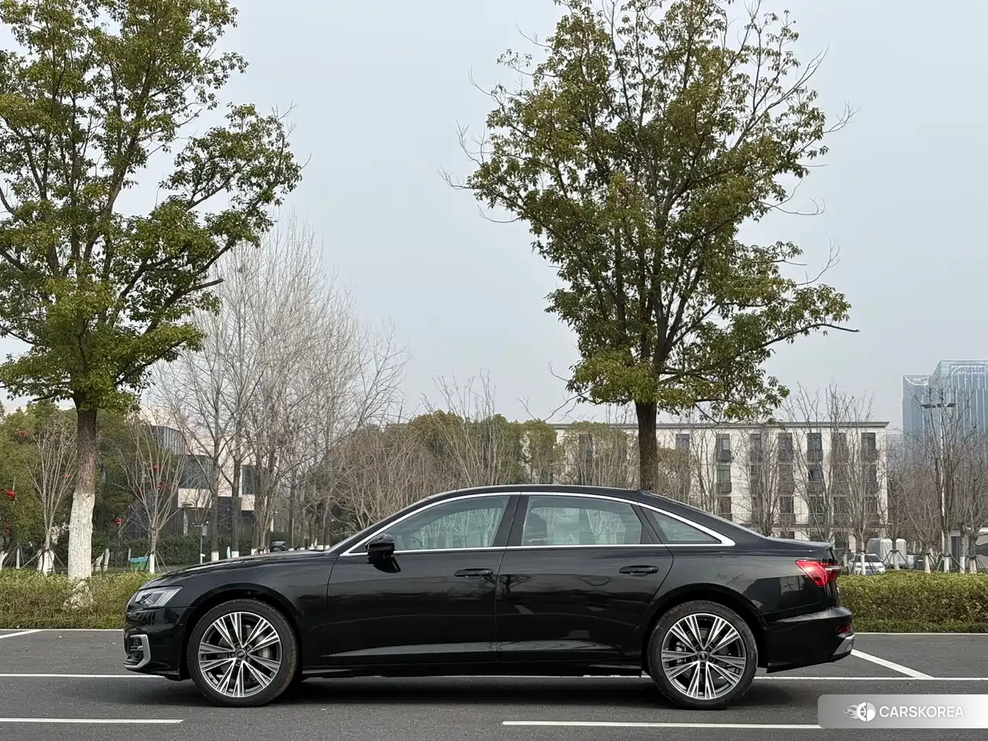 Audi A6L id 4539433 из Китая 18