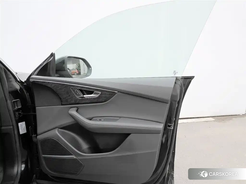 Audi Q8 id 4659791 из Китая 25