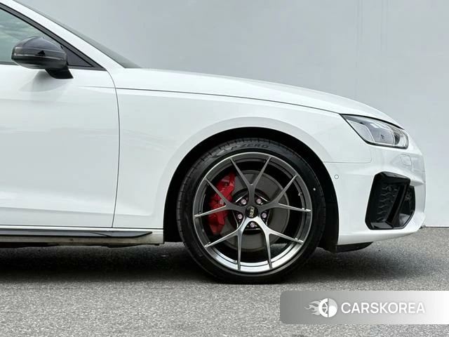 Audi A4L id 4263920 из Китая 26