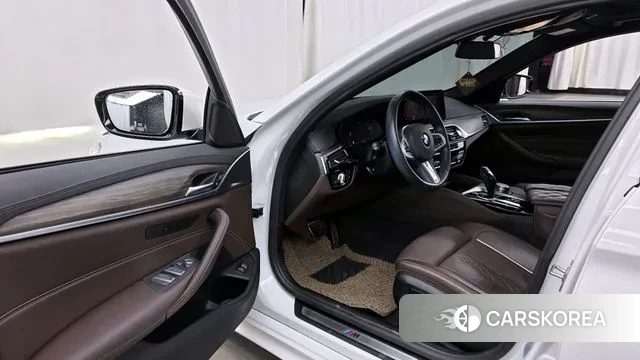 BMW 5 Series (G30) id 3597949 из Кореи 20