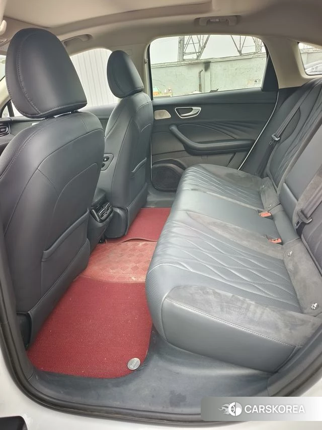 Roewe D7 EV id 4211031 из Китая 10