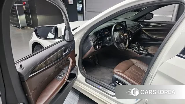 BMW 5 Series (G30) id 3391749 из Кореи 20