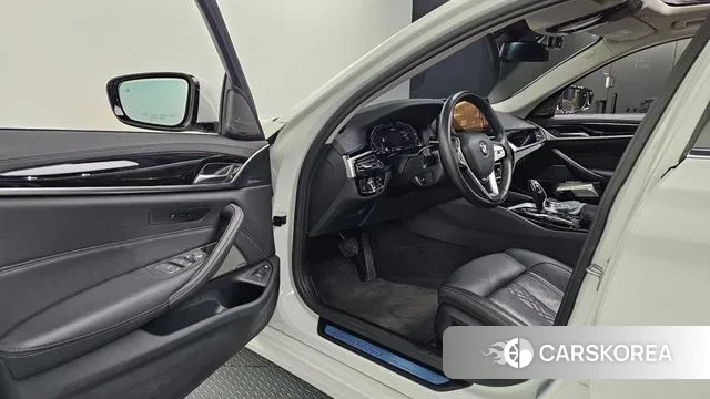 BMW 5 Series (G30) id 3697820 из Кореи 20