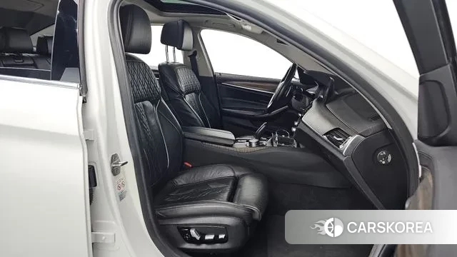 BMW 5 Series (G30) id 3412879 из Кореи 20