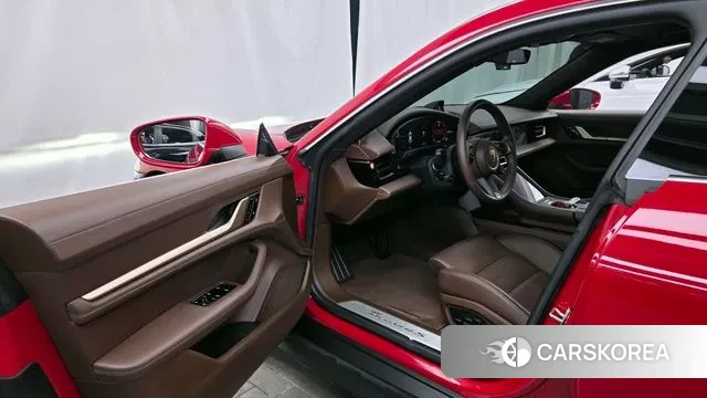 Porsche Taycan id 3681191 из Кореи 20