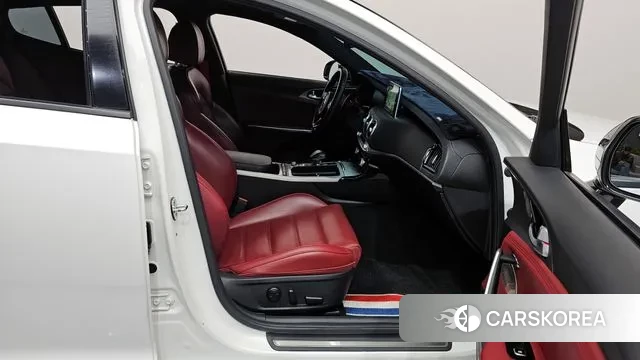 Kia Stinger id 3479606 из Кореи 20