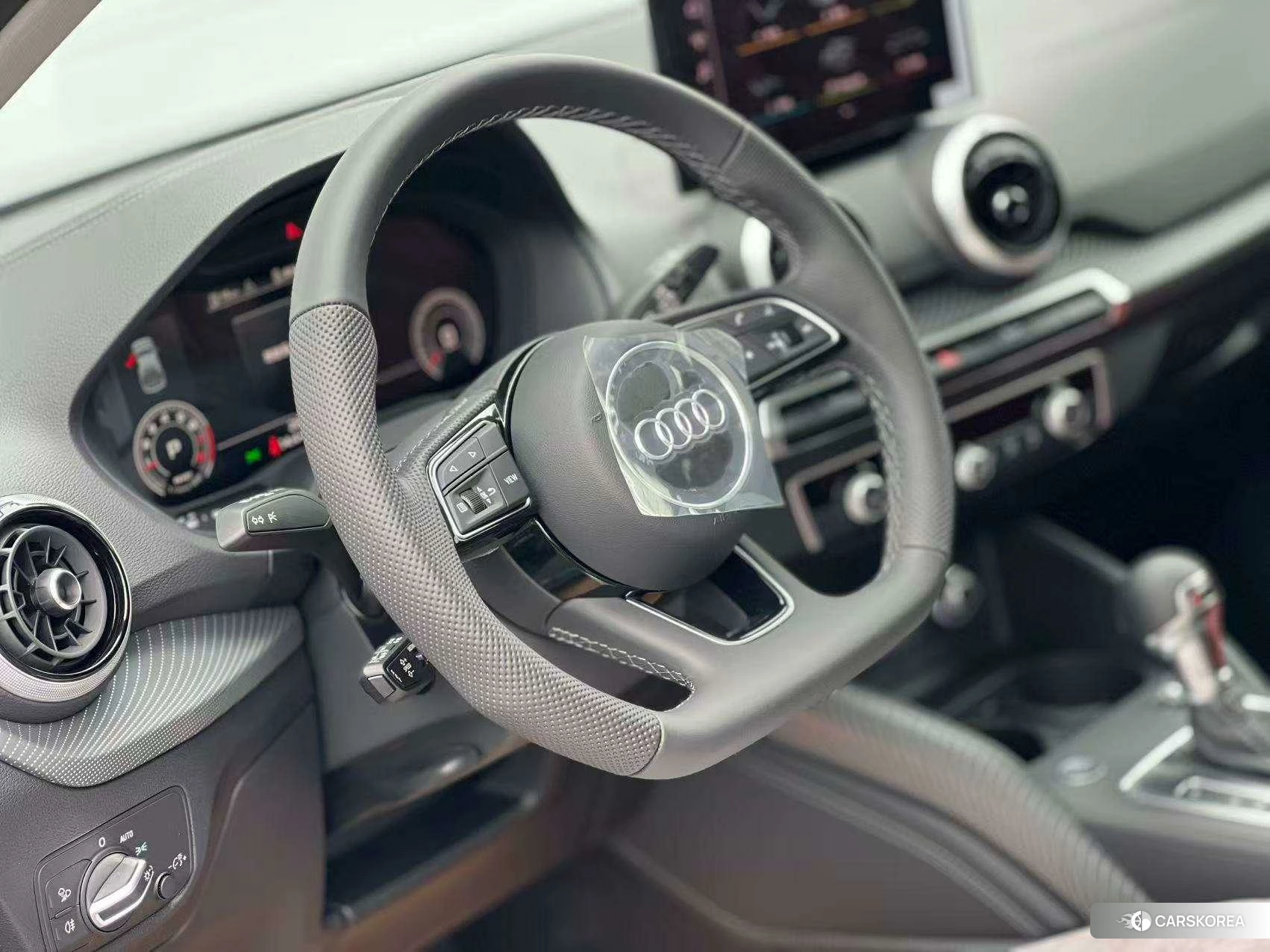 Audi Q2L id 4454125 из Китая 26