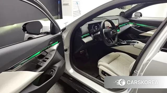 BMW 5 Series (G60) id 3614452 из Кореи 20