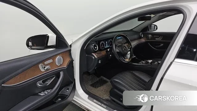 Mercedes-Benz E-Class W213 id 3220968 из Кореи 20