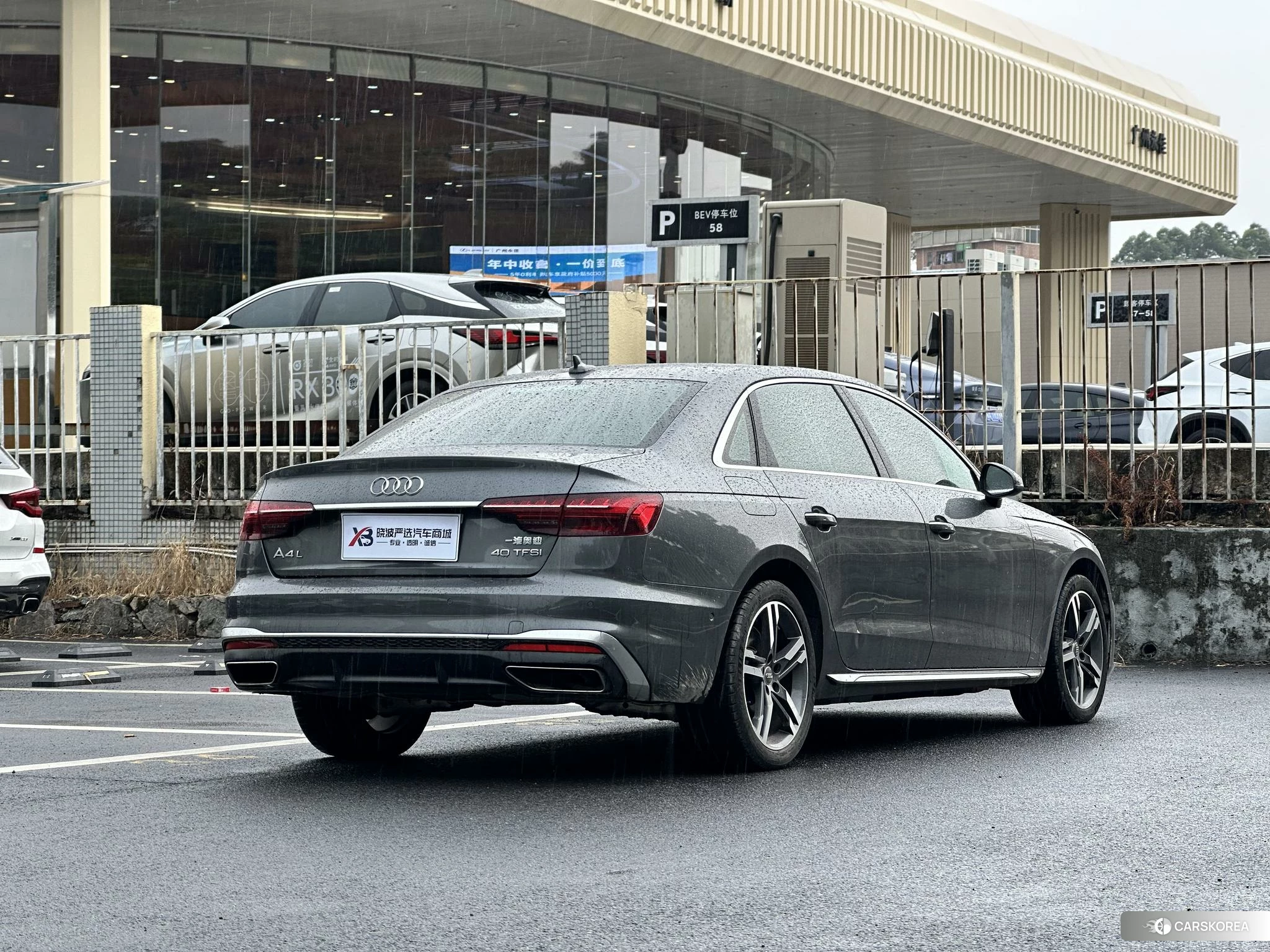 Audi A4L id 4514980 из Китая 18