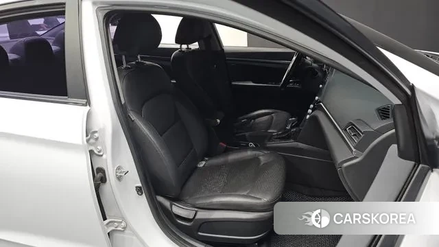 Hyundai The New Avante AD id 3434431 из Кореи 20