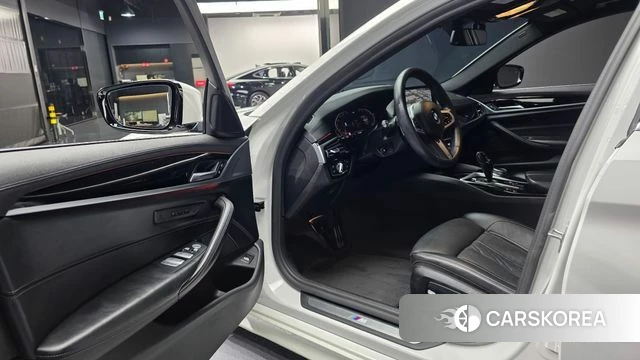 BMW 5 Series (G30) id 3844384 из Кореи 20