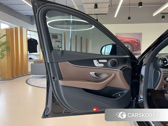Mercedes-Benz E-class PHEV id 4333532 из Китая 16