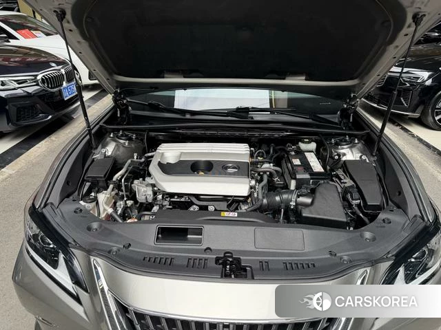 Lexus ES id 4279146 из Китая 32