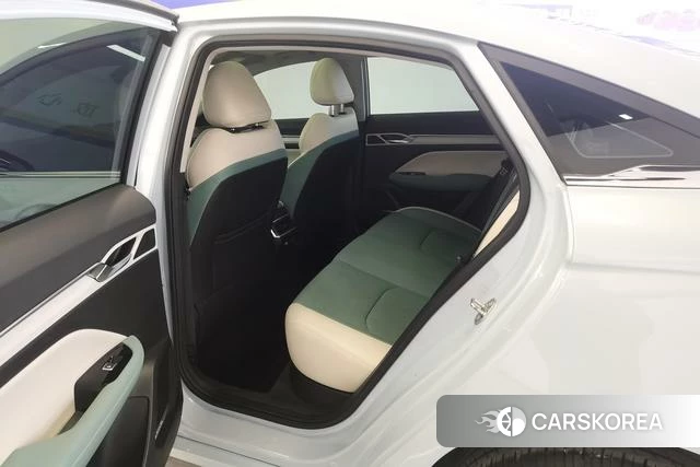 Geely Automobile Emgrand L HiP id 3785730 из Китая 17