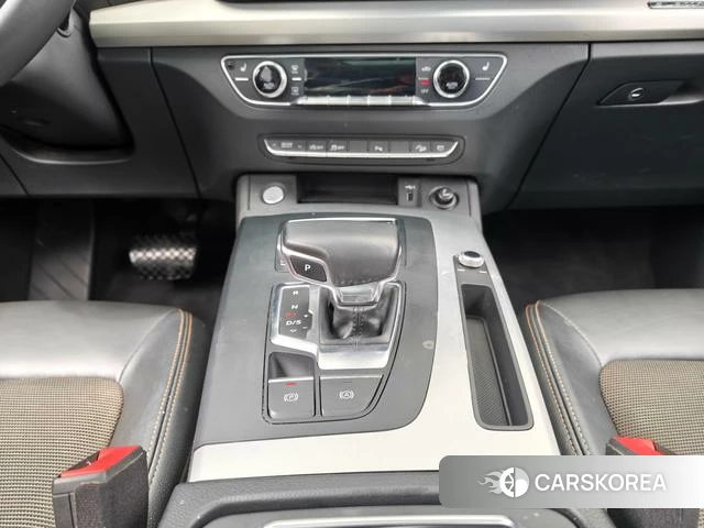 Audi Q5L id 3939267 из Китая 17