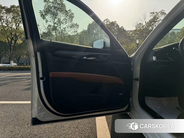 Cadillac CT6 id 4209620 из Китая 17