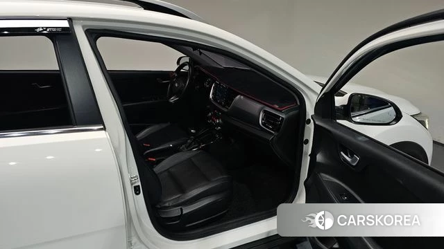 Kia Stonic id 4667821 из Кореи 31