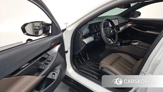 BMW 5 Series (G60) id 3388445 из Кореи 20