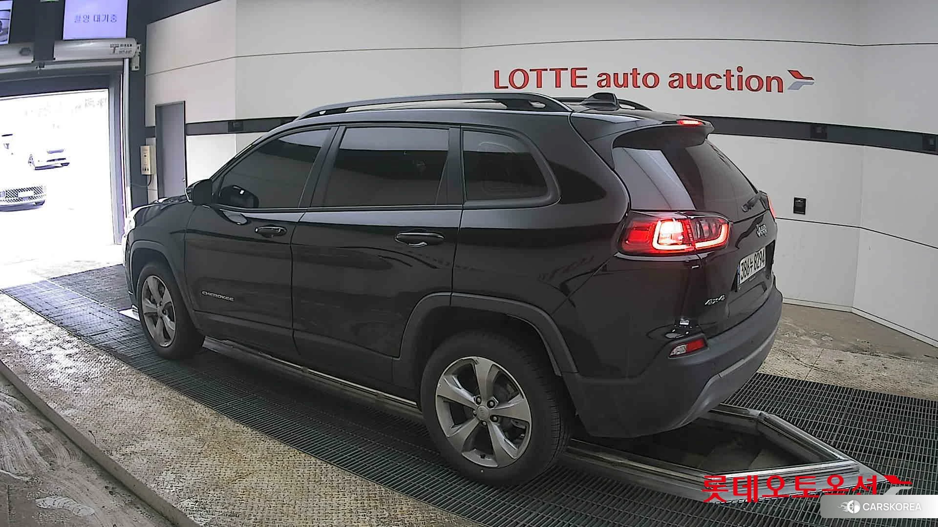 Jeep Straw Cherokee 2.4 AWD id 3875654 из Кореи 37