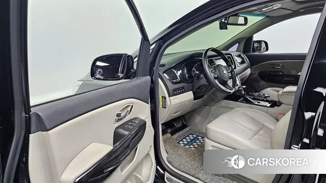 Kia The New Carnival id 2369136 из Кореи 20