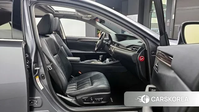 Lexus New ES300h id 3434800 из Кореи 20