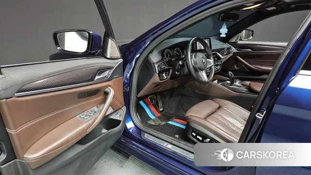 BMW 5 Series (G30) id 3736808 из Кореи 20