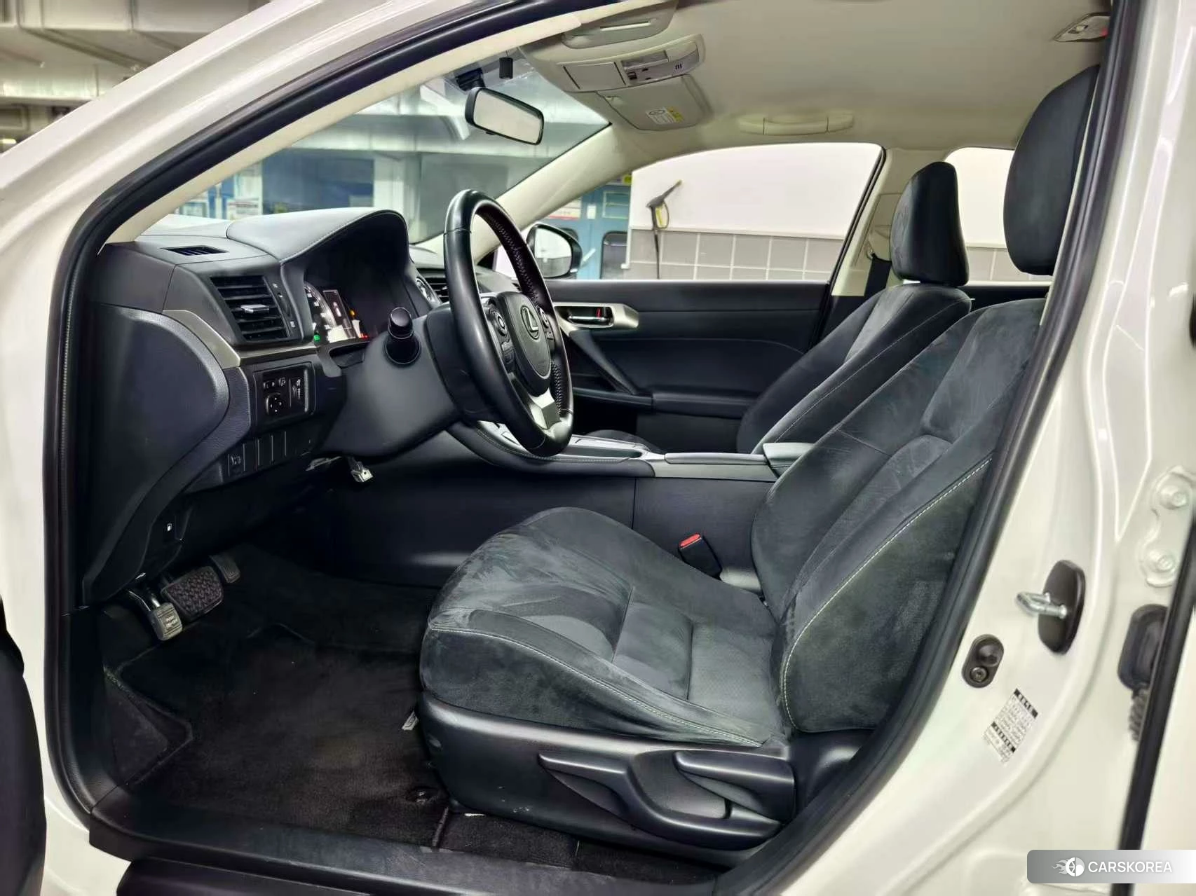 Lexus CT id 4420340 из Китая 21