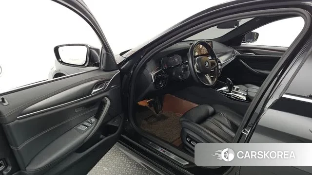 BMW 5 Series (G30) id 3058483 из Кореи 20