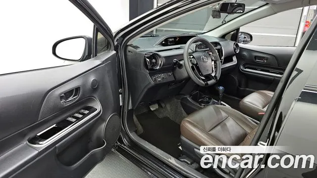 Toyota Prius C id 2669035 из Кореи 20