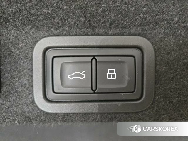 Audi A6L id 4320675 из Китая 21