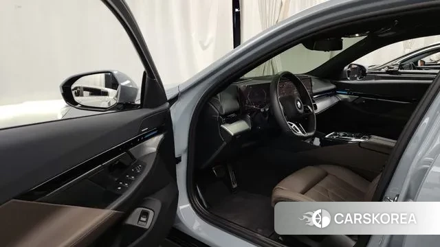 BMW 5 Series (G60) id 2983847 из Кореи 20