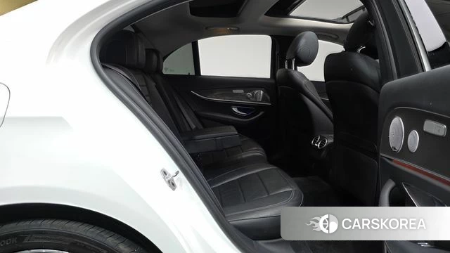 Mercedes-Benz E-Class W213 id 4609914 из Кореи 35