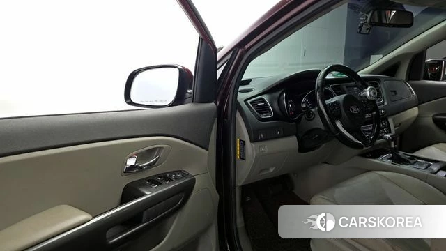 Kia All New Carnival id 4345839 из Кореи 32