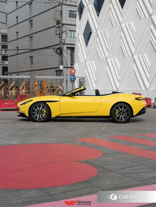 Aston Martin DB11 id 4239393 из Китая 20