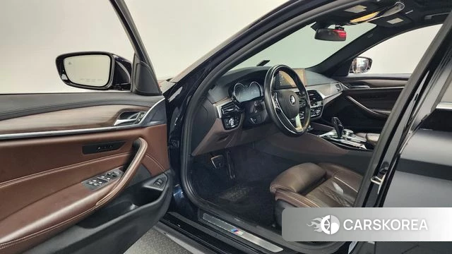 BMW 5 Series (G30) id 3905895 из Кореи 21