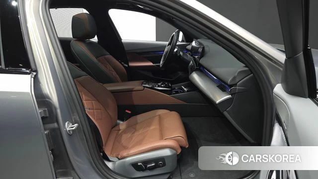 BMW 5 Series (G60) id 4194023 из Кореи 39