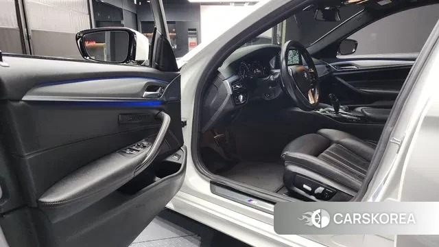 BMW 5 Series (G30) id 3510235 из Кореи 20